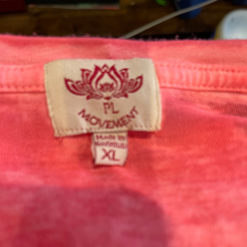 Pink Lotus athletic tee with bottom drawstrings - Picture 4 of 5